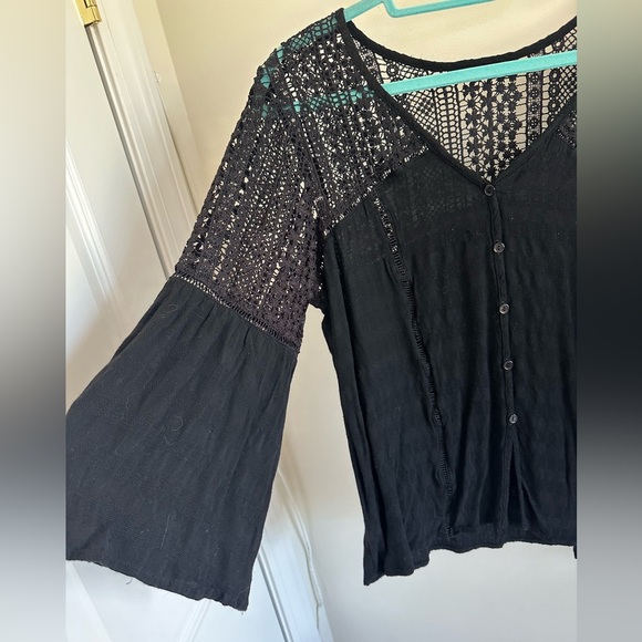 Farysays Women’s Top Lace CrochetV Neck Casual Loose Blouse - Picture 3 of 9